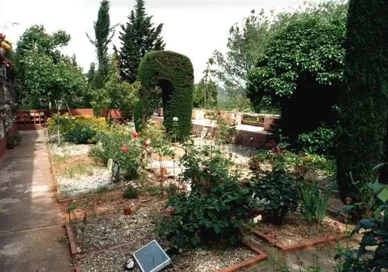 Photograph 98 of the cemetery